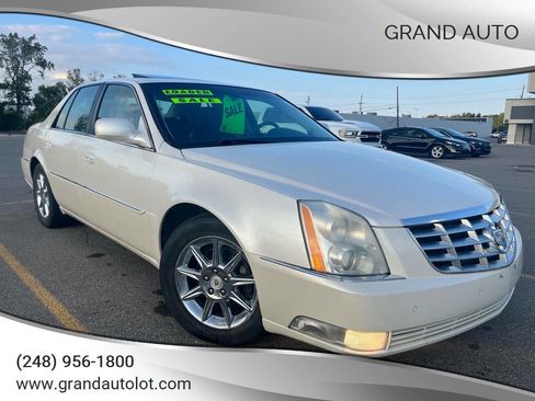 Used 2010 Cadillac DTS Luxury image 1