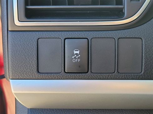 Used 2017 Toyota Camry SE image 28