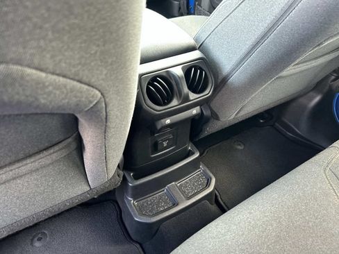 Used 2024 Jeep Wrangler Unlimited Sahara AWD/4WD image 22