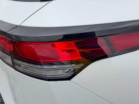 New 2026 Volkswagen Tiguan SE R-Line image 8