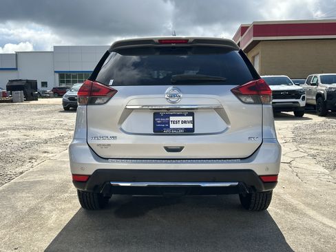 Used 2020 Nissan Rogue SV FWD image 9
