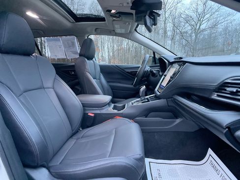 Used 2025 Subaru Outback Limited image 28