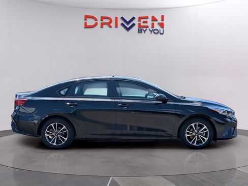 Used 2024 Kia Forte LXS image 6