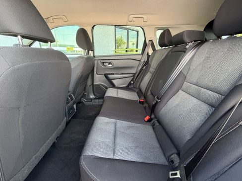 Used 2025 Nissan Rogue SV FWD image 28