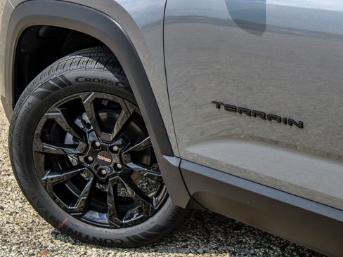 New 2027 GMC Terrain Elevation w/ Elevation Premium Package AWD/4WD image 10