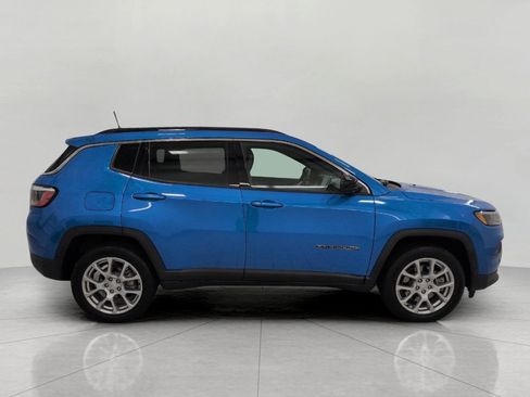 Used 2023 Jeep Compass Latitude AWD/4WD image 13