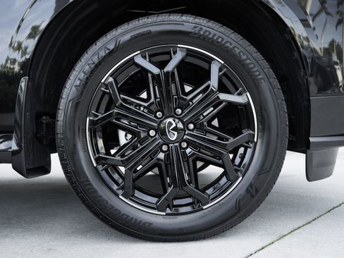 Certified 2026 INFINITI QX80 4WD w/ Sport Exterior Package image 26