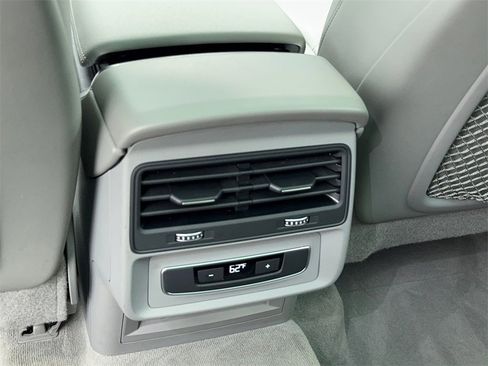 Used 2022 Audi Q7 3.0T Premium image 44