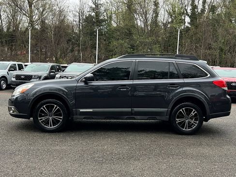 Used 2010 Subaru Outback 2.5i Limited image 4