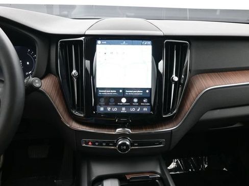 Used 2023 Volvo XC60 B5 Plus w/ Climate Package AWD/4WD image 13