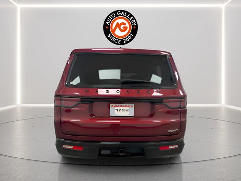 Used 2023 Jeep Wagoneer Series II w/ Convenience Group I AWD/4WD image 7