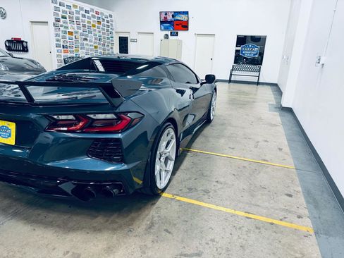 Used 2021 Chevrolet Corvette Stingray Premium Conv w/ Z51 Performance Package image 26