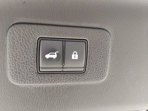 Used 2023 Nissan Armada SL w/ Captain's Chairs Package AWD/4WD image 11