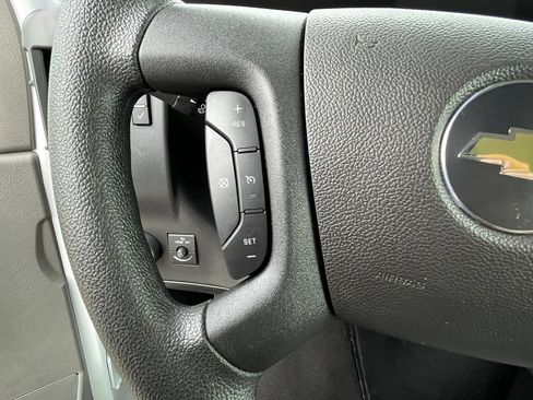 Used 2025 Chevrolet Express 3500 LT w/ LT Preferred Equipment Group RWD image 32