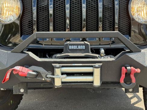 Used 2023 Jeep Wrangler Sport AWD/4WD image 15