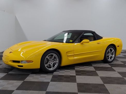 Used 2002 Chevrolet Corvette Convertible w/ Preferred Equipment Group2 RWD image 3