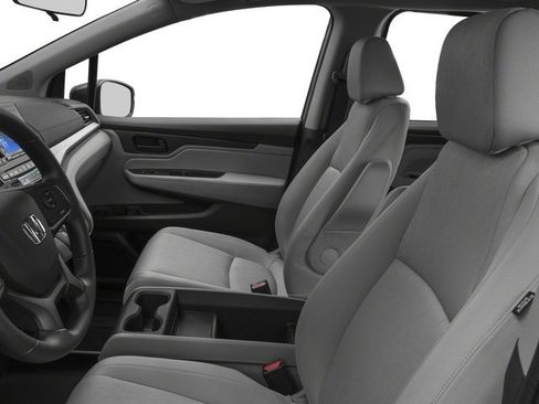 Used 2018 Honda Odyssey LX image 9
