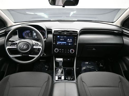 Certified 2024 Hyundai Tucson SE image 12