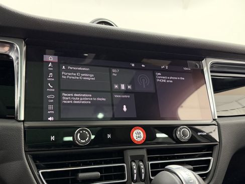 New 2026 Porsche Macan image 40