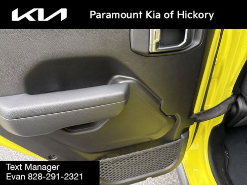 Used 2024 Jeep Gladiator Mojave w/ Technology Group image 13