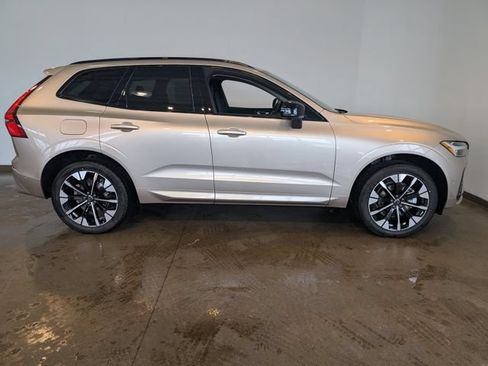 Used 2026 Volvo XC60 B5 Plus w/ Climate Package AWD/4WD image 6
