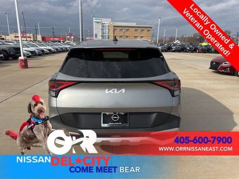 Used 2024 Kia Sportage LX FWD image 4