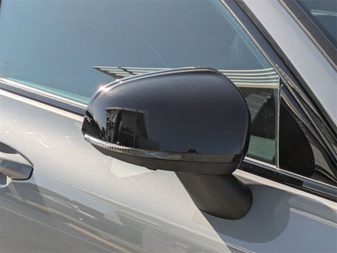 Used 2024 Volvo S60 B5 Plus image 20