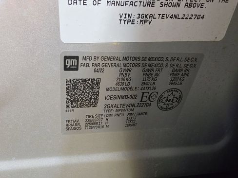 Used 2022 GMC Terrain SLE image 25