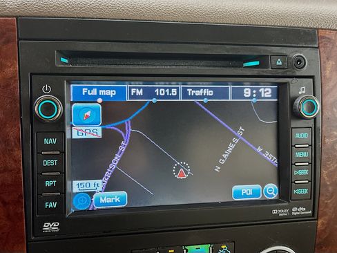 Used 2011 Chevrolet Avalanche LTZ image 13