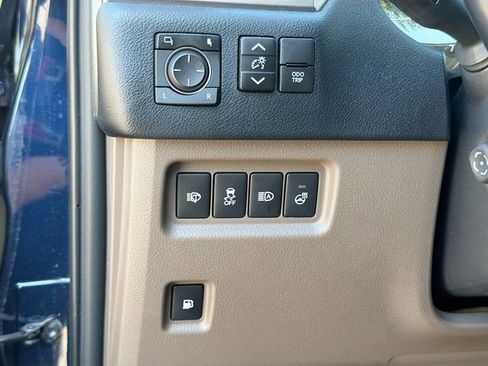 Used 2023 Lexus GX 460 Premium w/ Premium Package AWD/4WD image 35