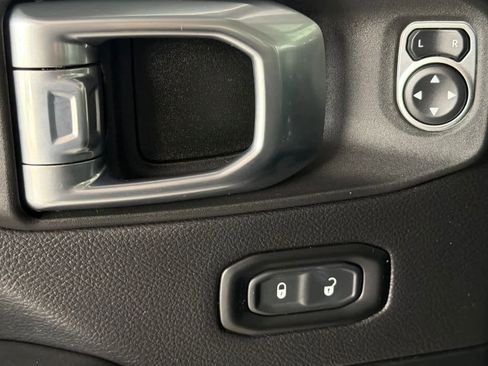 Used 2021 Jeep Wrangler Unlimited Rubicon image 15