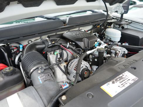 Used 2008 GMC Sierra 3500 SLT AWD/4WD image 10