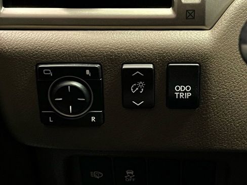 Used 2014 Lexus GX 460 w/ Premium Package image 16