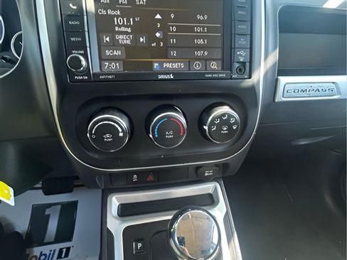 Used 2015 Jeep Compass FWD image 22