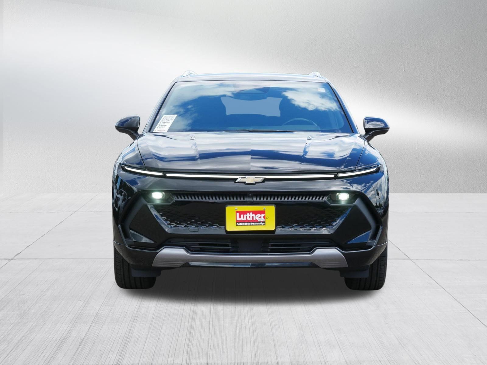 Used 2024 Chevrolet Equinox EV LT w/ LPO, All-Weather Mat Package FWD image 2