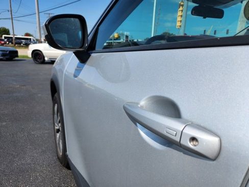 Used 2023 Nissan Rogue SV image 37