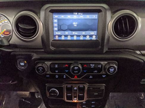 Used 2022 Jeep Wrangler Unlimited Sport AWD/4WD image 8