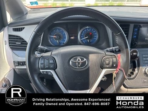 Used 2017 Toyota Sienna XLE Premium w/ Outdoor Package image 10