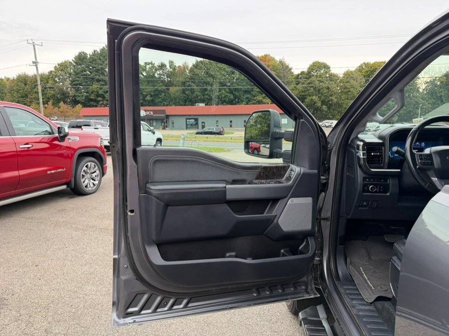 Used 2024 Ford F350 Lariat w/ Black Appearance Package AWD/4WD image 17