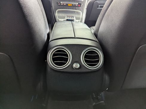 Used 2019 Mercedes-Benz GLC 300 image 10
