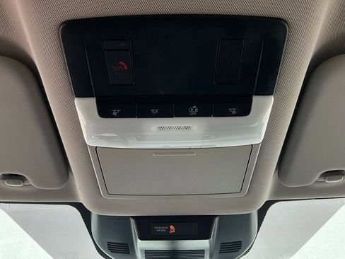 Used 2025 Nissan Rogue SV image 17