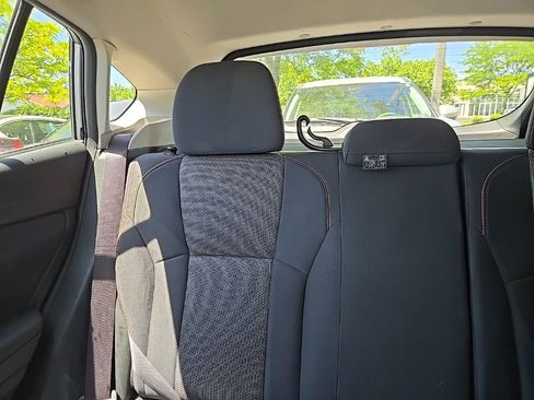 Used 2018 Subaru Crosstrek 2.0i Premium AWD/4WD image 24