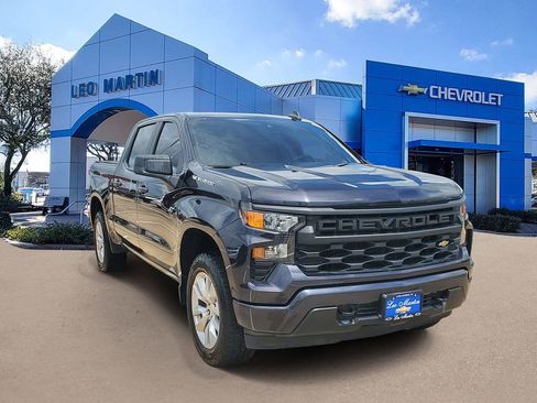 Used 2023 Chevrolet Silverado 1500 Custom RWD image 2