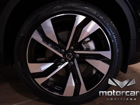 Used 2024 Volvo XC40 B5 Plus w/ Protection Package Premier AWD/4WD image 22