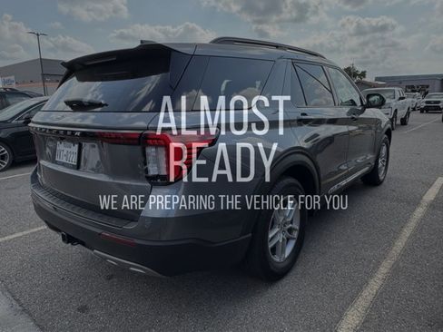 Certified 2025 Ford Explorer Active w/ Active Comfort Package image 4