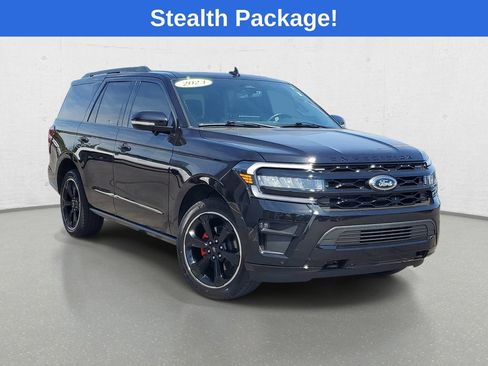 Used 2023 Ford Expedition Limited AWD/4WD image 2