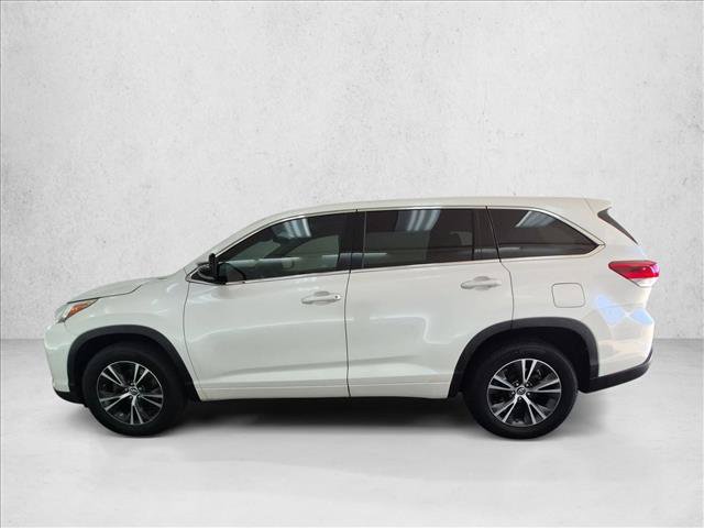 Used 2017 Toyota Highlander LE FWD image 9