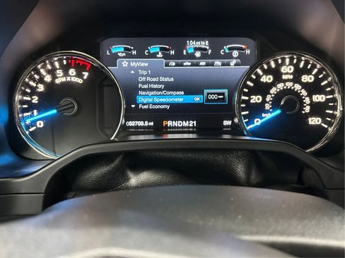 Used 2015 Ford F150 Lariat w/ Equipment Group 501A Mid AWD/4WD image 23