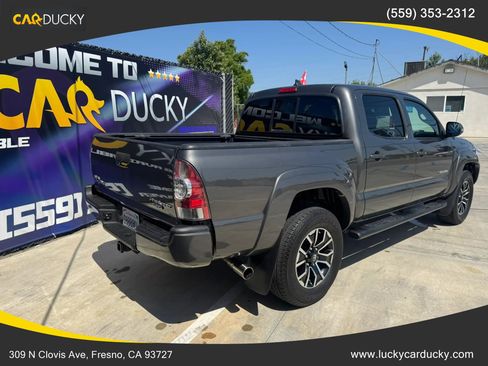 Used 2015 Toyota Tacoma PreRunner w/ TRD Sport Package RWD image 3