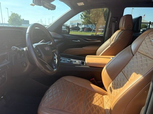 Used 2021 Cadillac Escalade Sport w/ LPO, ONYX Package AWD/4WD image 7